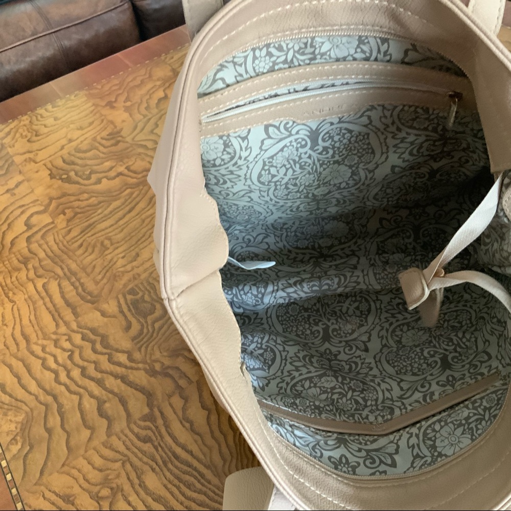 Andrea Vegan Tote - Picture 3 of 5